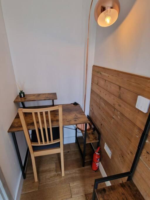 Two-Bedroom Cosy Country Lodge With Private Patio Greenhithe 外观 照片
